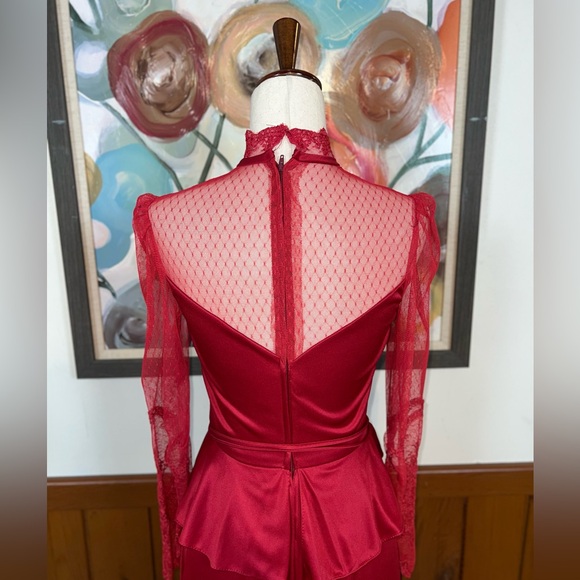 Stunning Vintage 1970s Union Made Red Satin & Lace Gown! - Picture 8 of 9